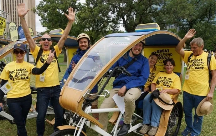 Volunteer-Team-EcoCaddy-690x435