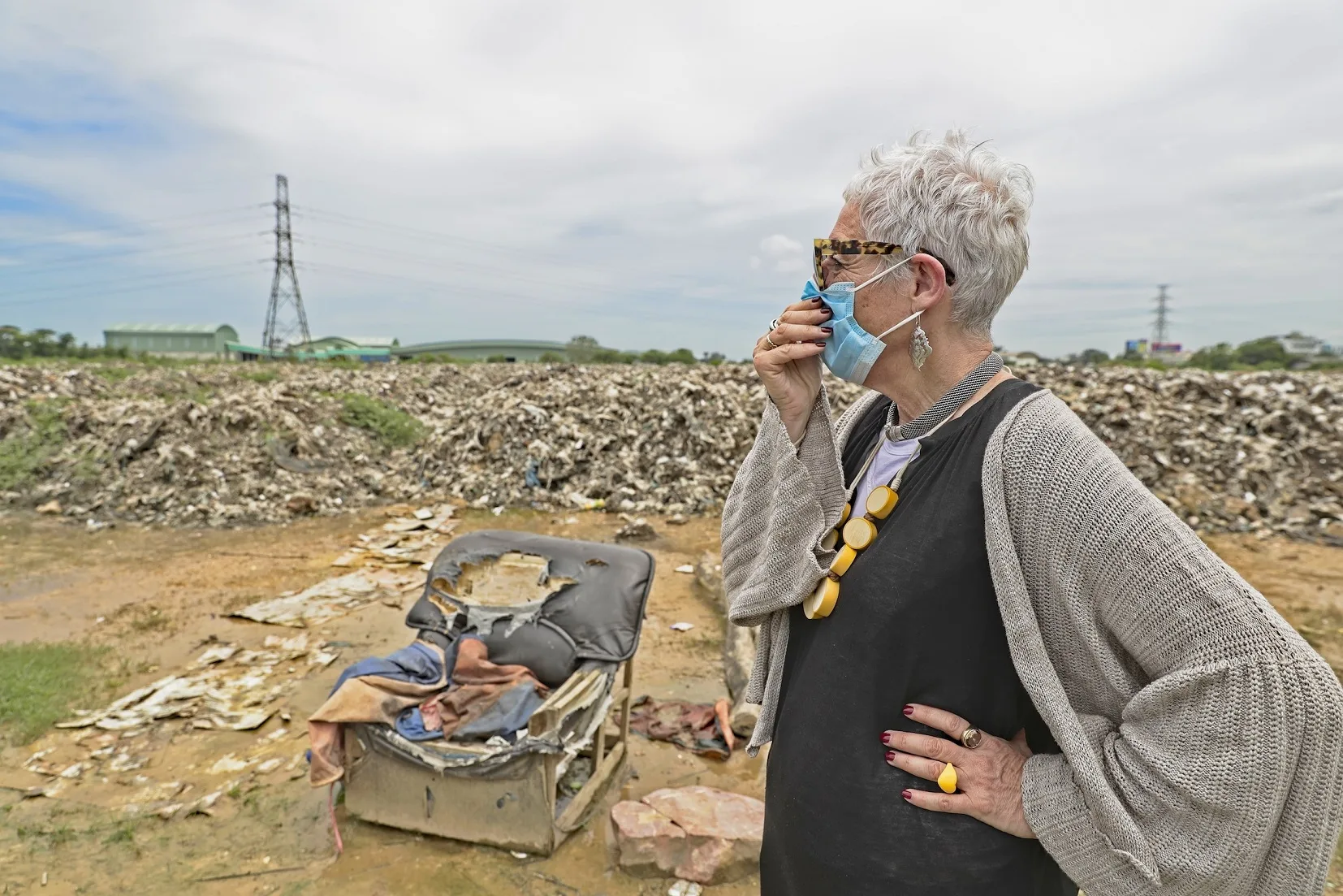 Ronni-kahn-at-landfill-site-in-thailand_image-credit-bruno-kataoka_food-fighter-film