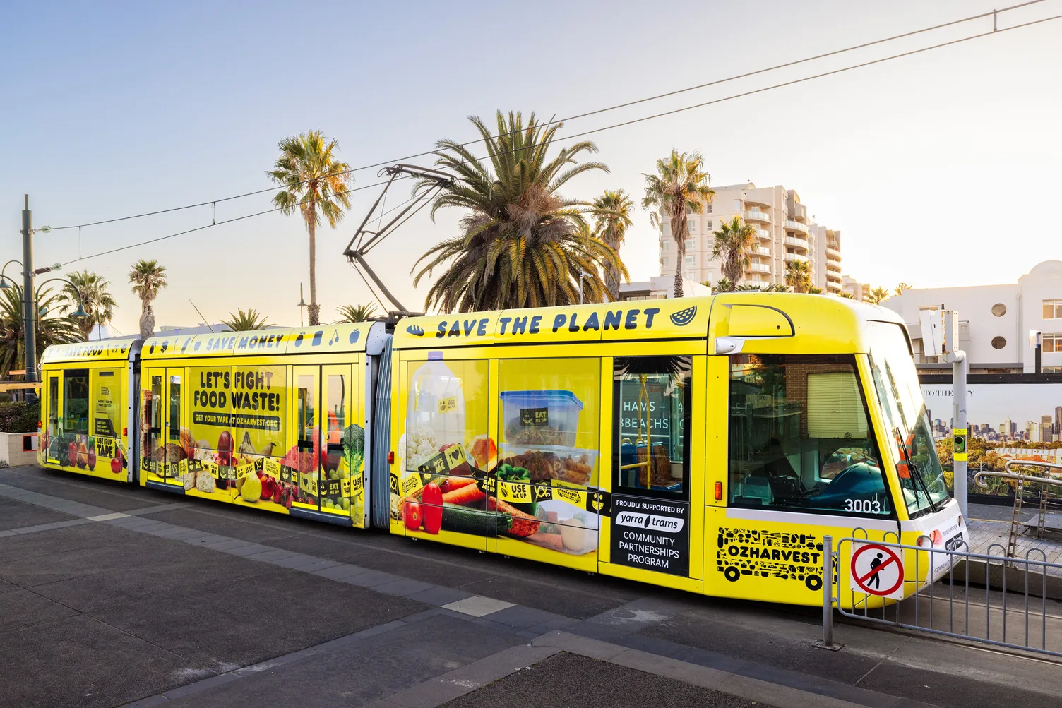 Ozharvest-yarra-tram-household-food-waste-message